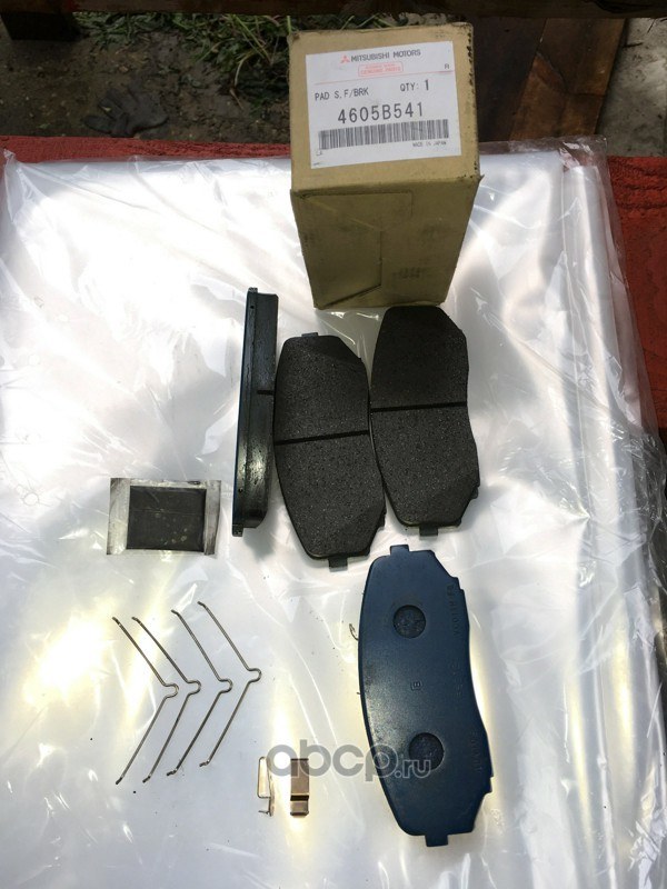Колодки передние MITSUBISHI PAJERO-Sport'16MY(QX)-> 4605B541