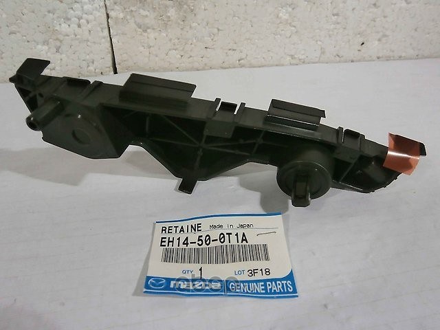 Кронштейн переднего бампера R MAZDA EH14-50-0T1A