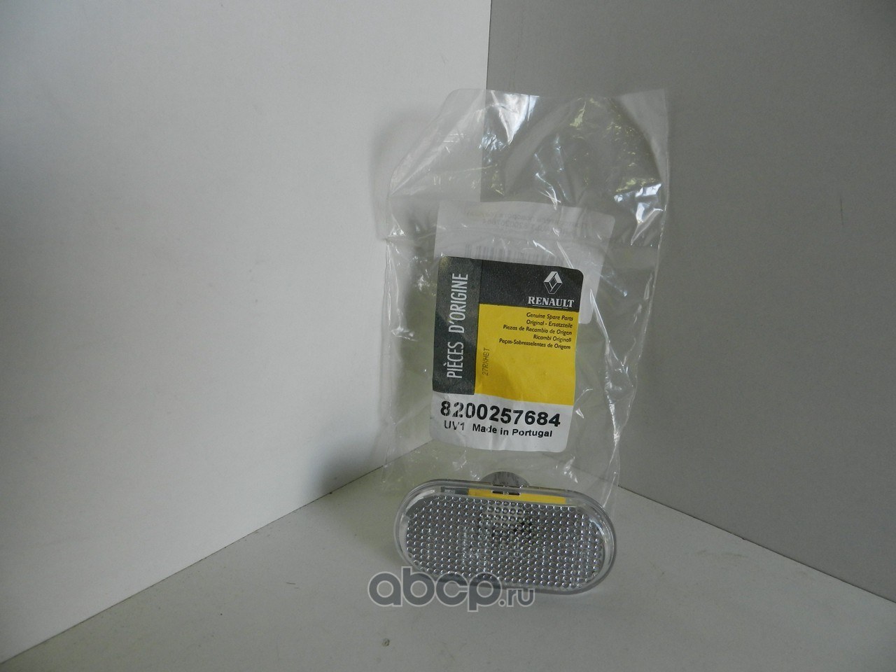 Повторитель поворота на крыло L=R RENAULT Logan/LADA Largus RENAULT 8200 257 684
