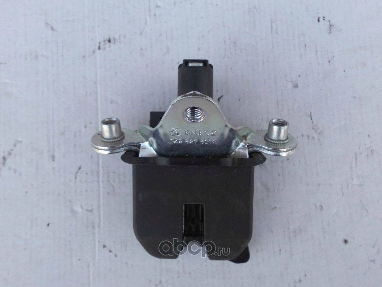 Замок крышки багажника VAG 1Z5 827 501E